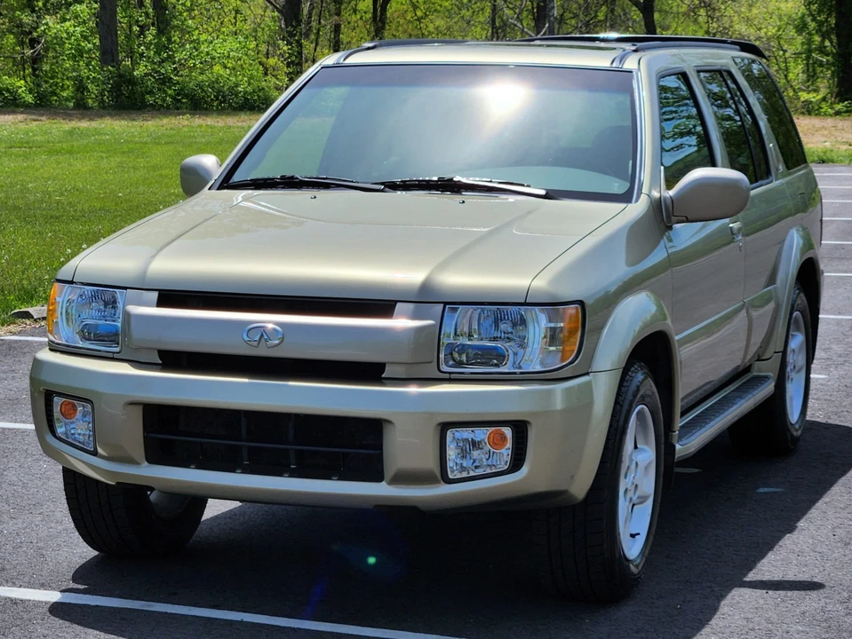 2002 Infiniti QX4 - Image 2 of 31