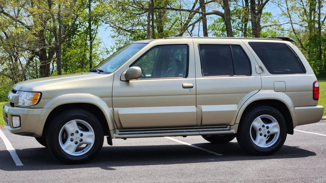 2002 Infiniti QX4 - Image 6 of 31