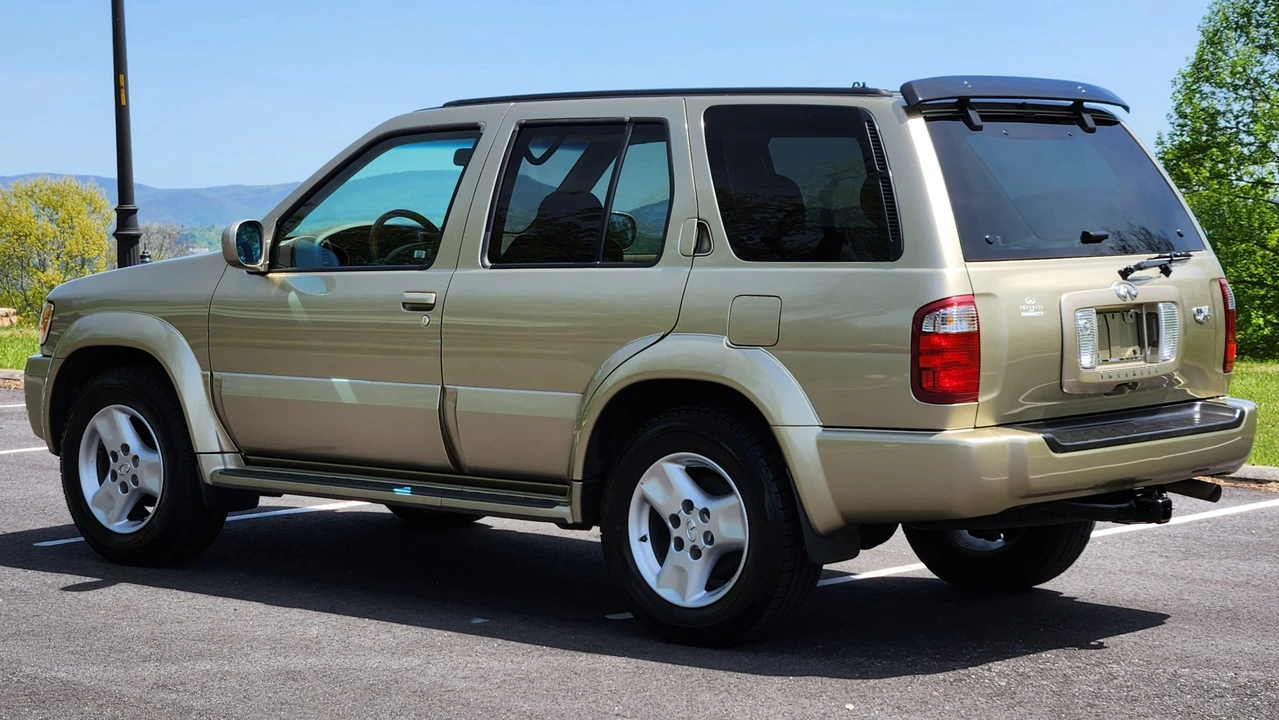 2002 Infiniti QX4 - Image 9 of 31