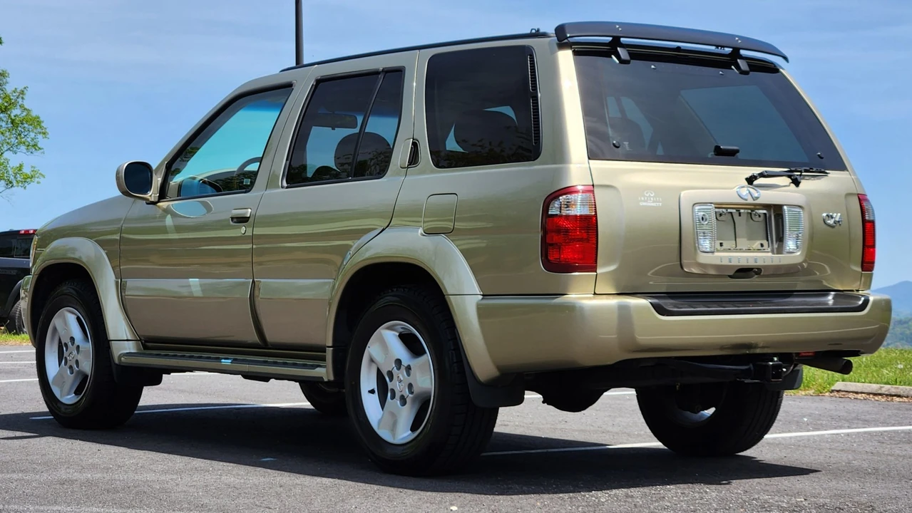 2002 Infiniti QX4 - Image 10 of 31