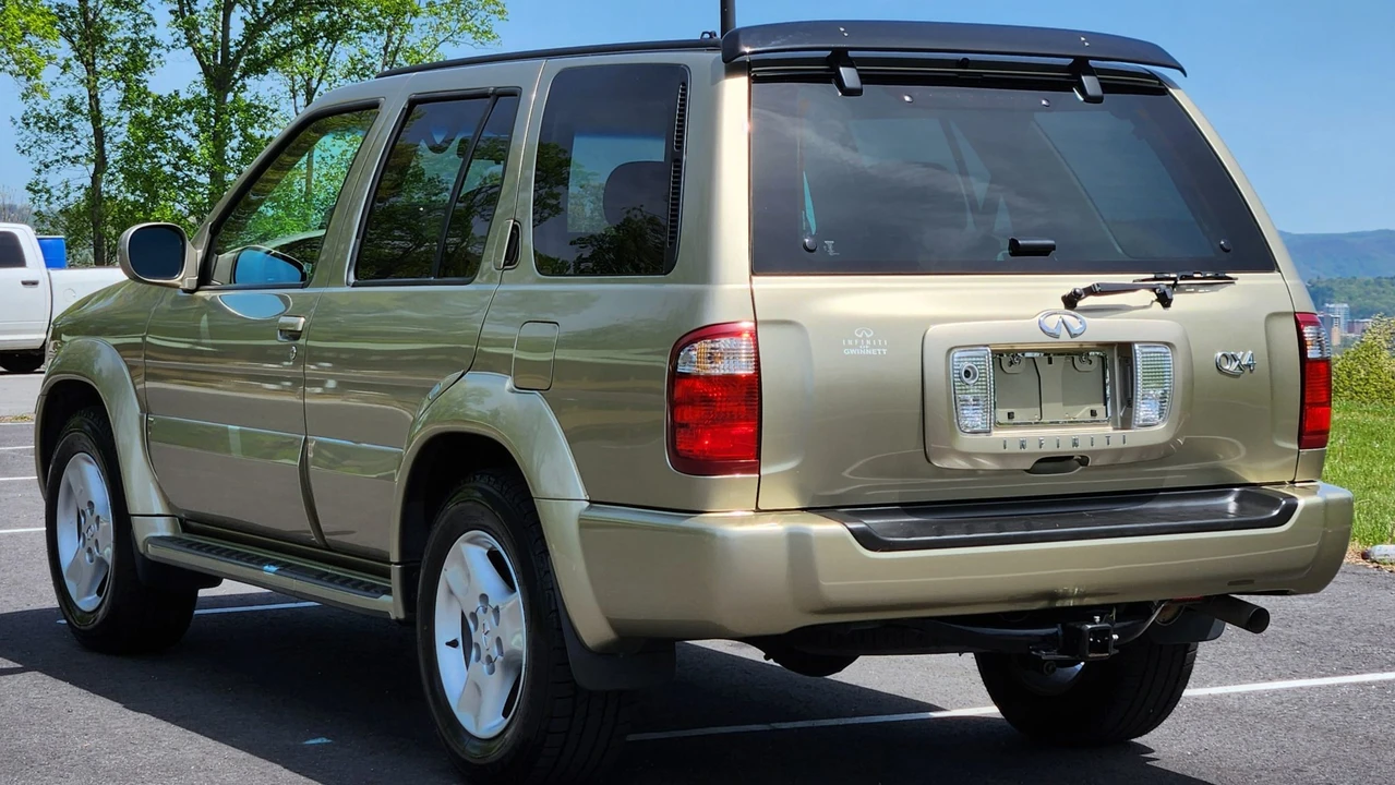 2002 Infiniti QX4 - Image 11 of 31