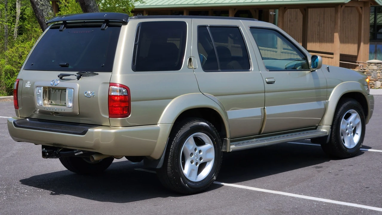 2002 Infiniti QX4 - Image 16 of 31