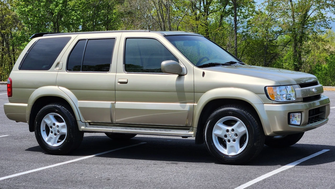 2002 Infiniti QX4 - Image 20 of 31