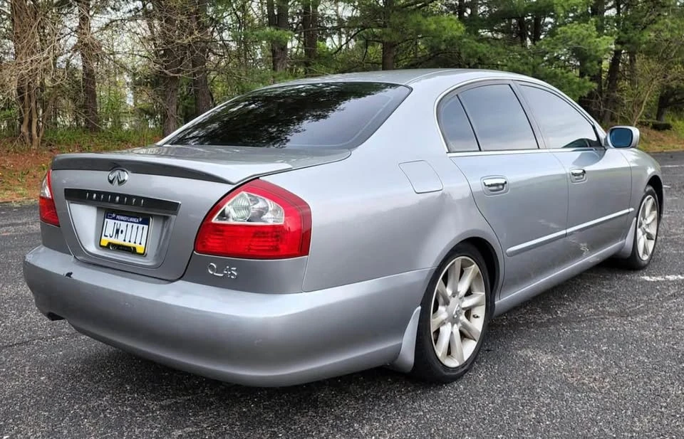 2002 Infiniti Q45 3rd Gen - Image 4 of 4