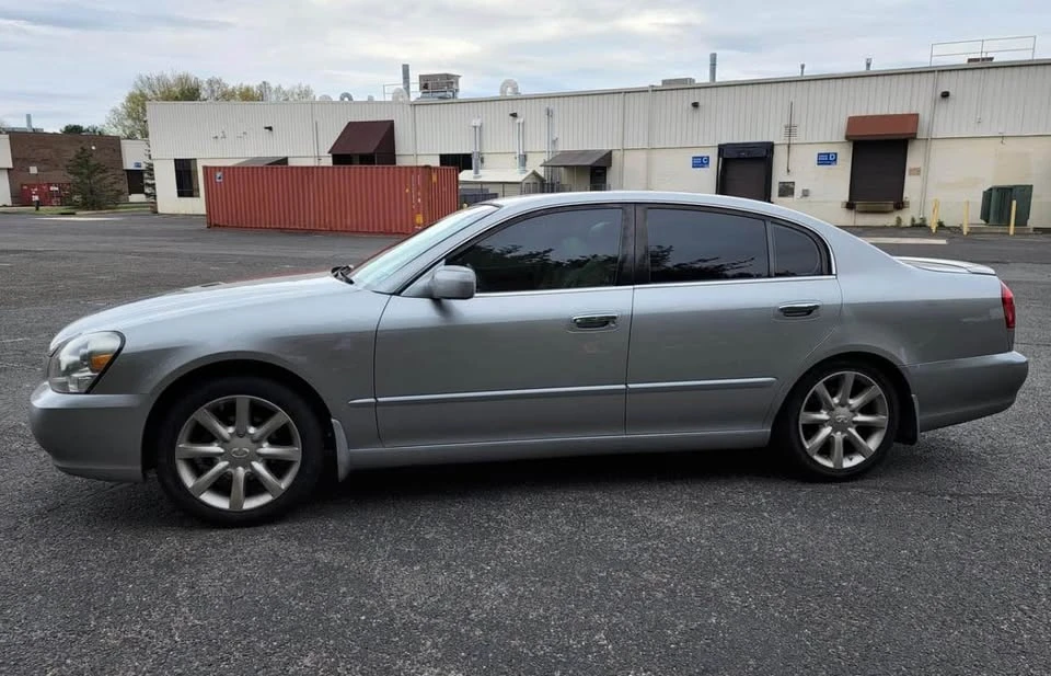 2002 Infiniti Q45 3rd Gen - Image 2 of 4