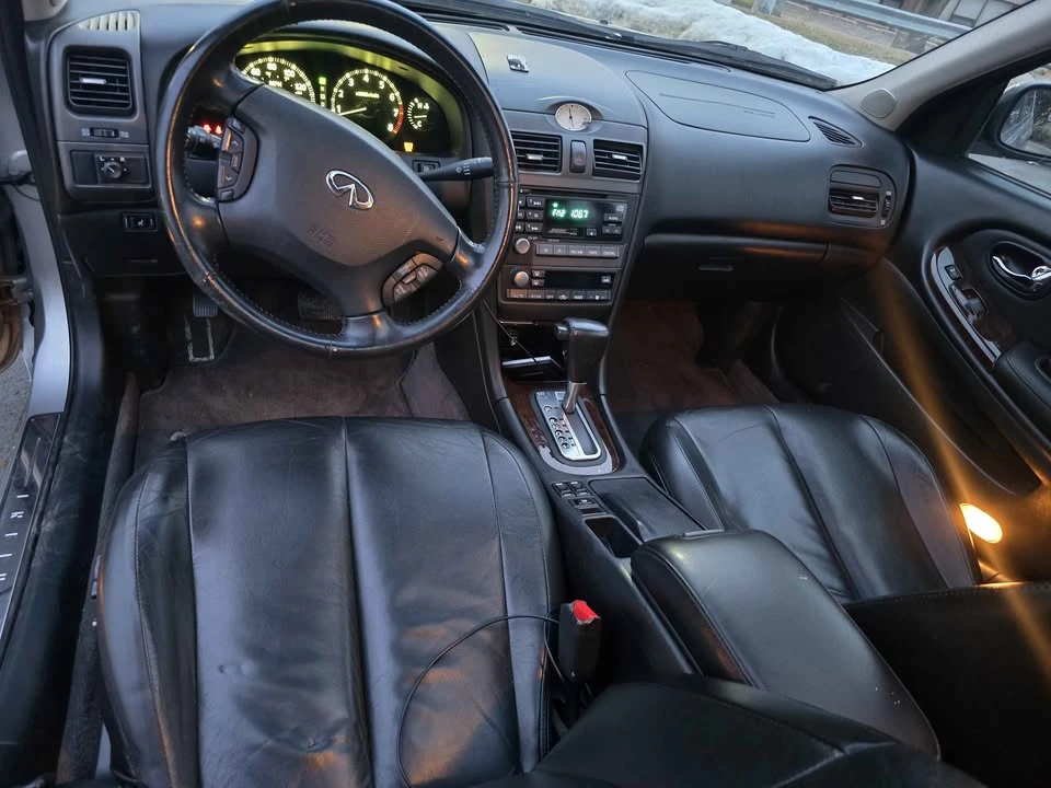 2002 Infiniti QX30 - Image 8 of 17