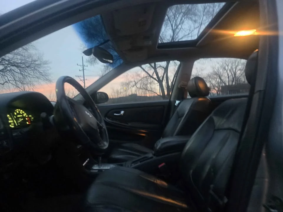 2002 Infiniti QX30 - Image 6 of 17