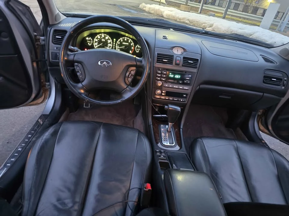 2002 Infiniti QX30 - Image 14 of 17