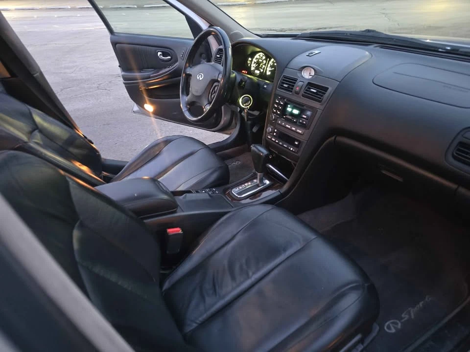 2002 Infiniti QX30 - Image 16 of 17
