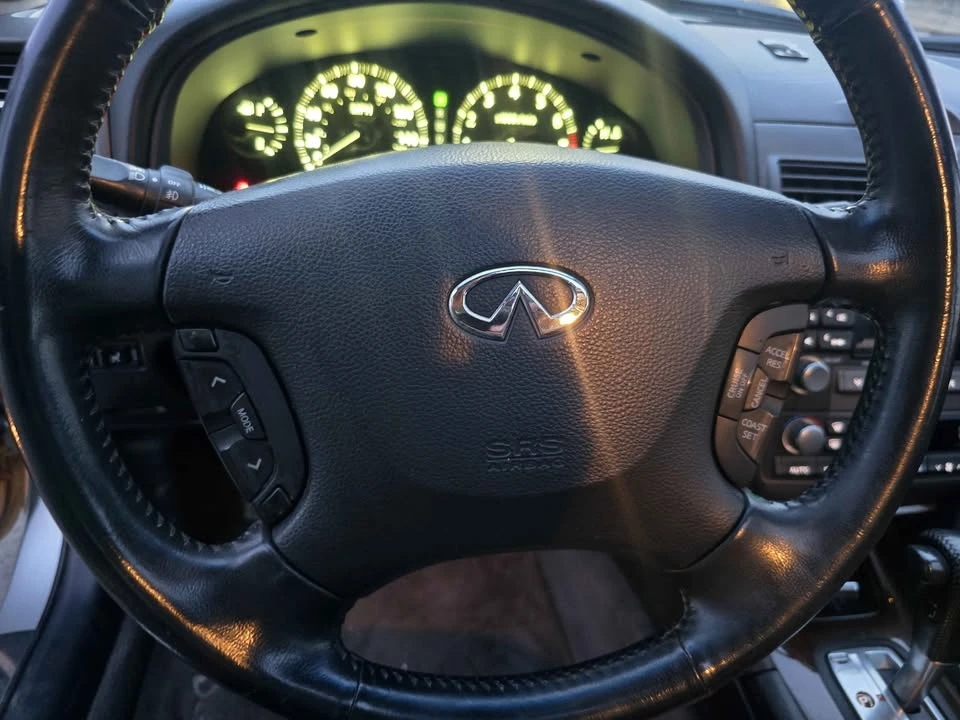 2002 Infiniti QX30 - Image 10 of 17