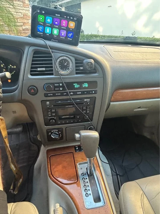 2002 Infiniti QX4 - Image 10 of 12
