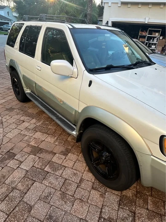 2002 Infiniti QX4 - Image 11 of 12