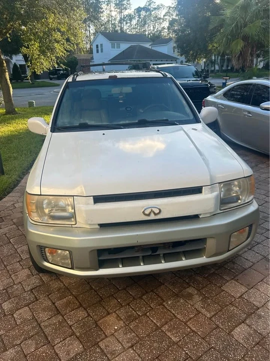 2002 Infiniti QX4 - Image 2 of 12