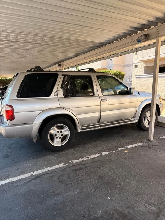 2002 Infiniti QX4 - Image 6 of 7