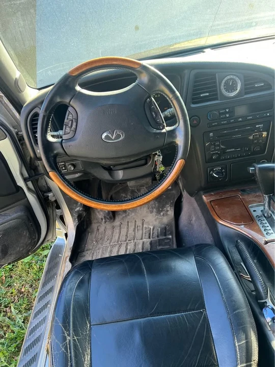 2002 Infiniti QX4 - Image 4 of 5
