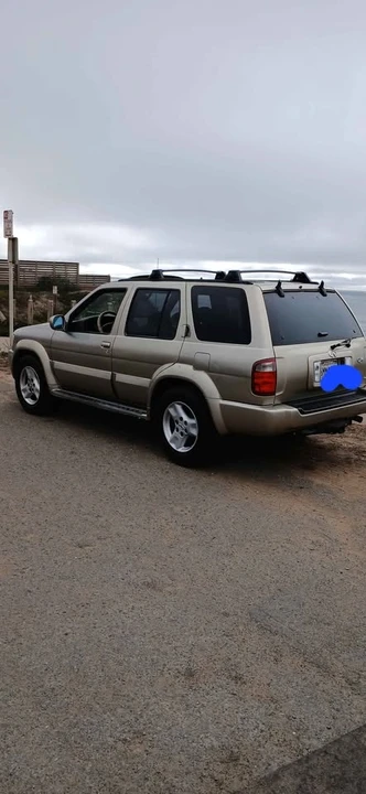 2002 Infiniti QX4 - Image 3 of 8