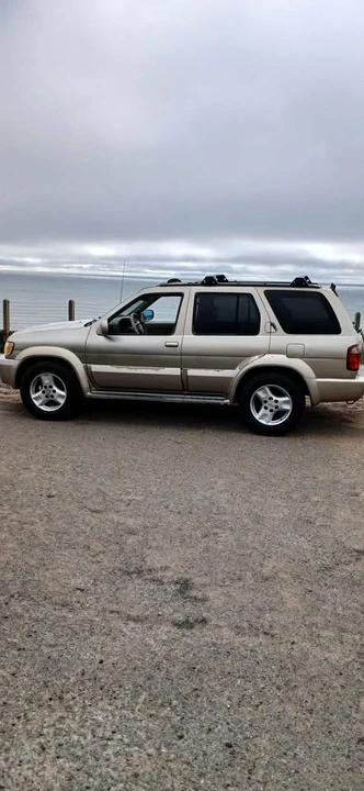 2002 Infiniti QX4 - Image 4 of 8