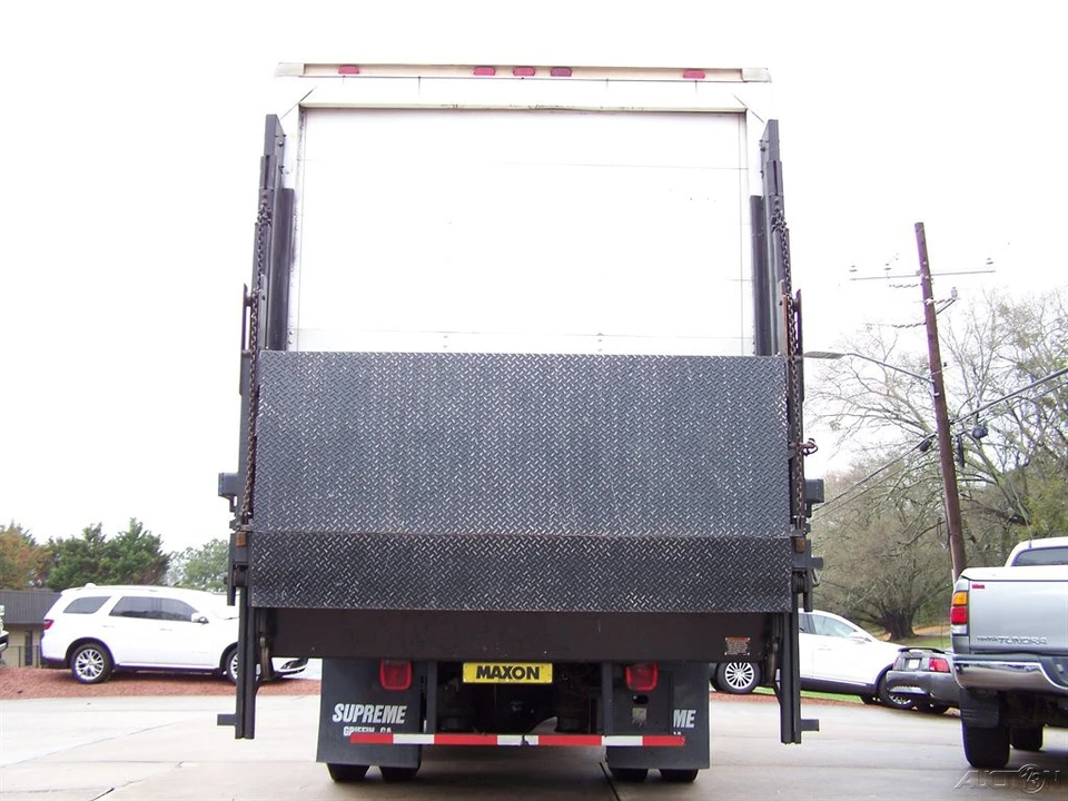 2002 International Harvester - Image 16 of 24