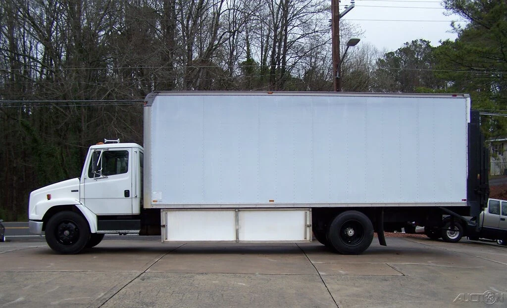 2002 International Harvester - Image 6 of 12