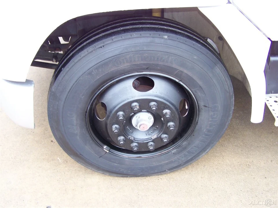 2002 International Harvester - Image 11 of 12