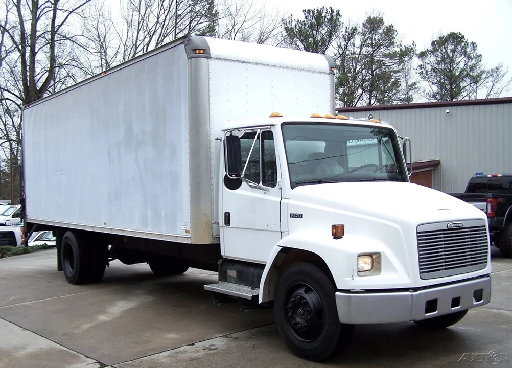 2002 International Harvester - Image 3 of 12