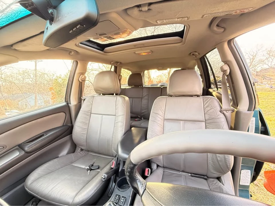 2002 Isuzu - Image 10 of 15