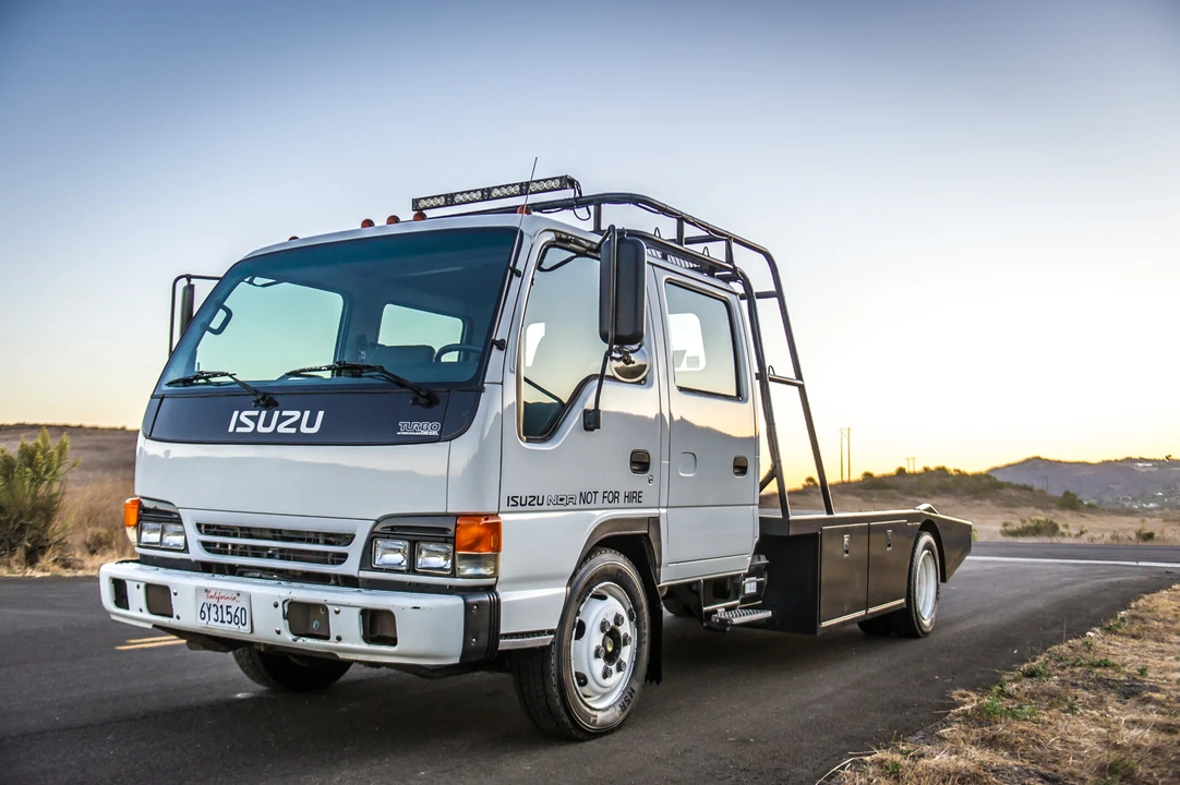 2002 Isuzu Elf - Image 9 of 31