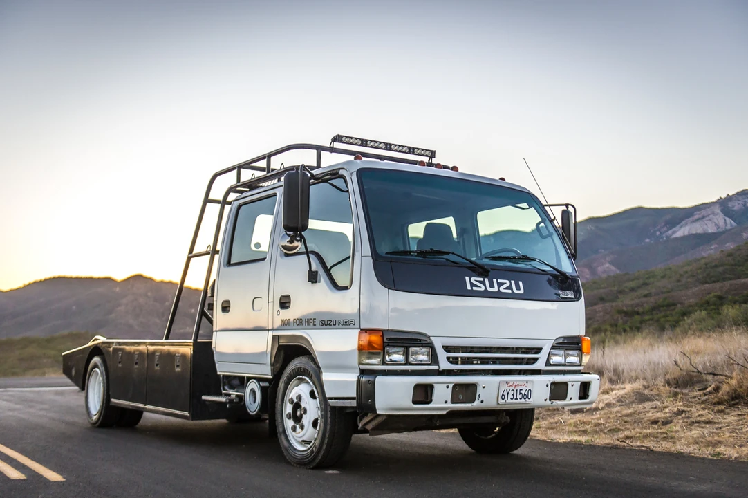 2002 Isuzu Elf - Image 6 of 31