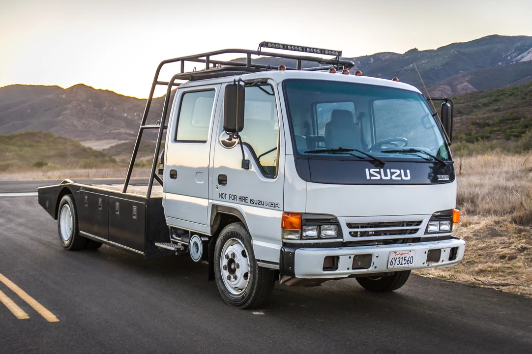 2002 Isuzu Elf - Image 5 of 31