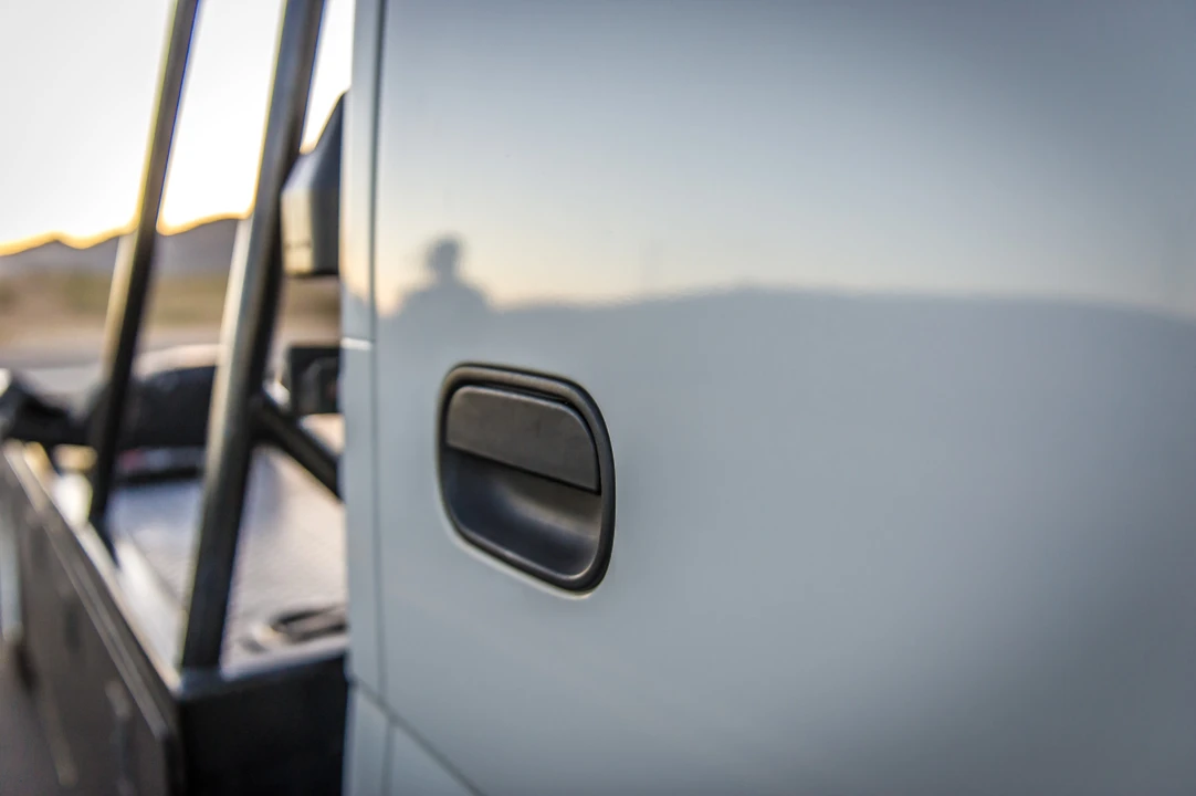 2002 Isuzu Elf - Image 25 of 31