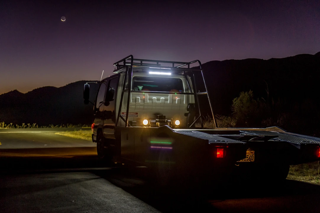2002 Isuzu Elf - Image 17 of 31