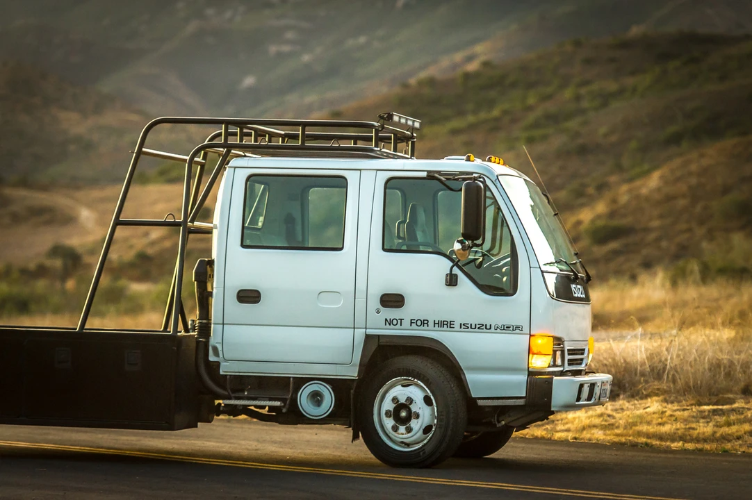 2002 Isuzu Elf - Image 13 of 31