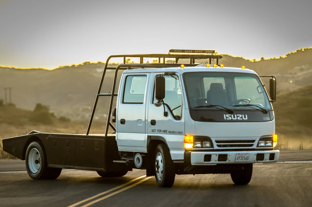 2002 Isuzu Elf - Image 3 of 31