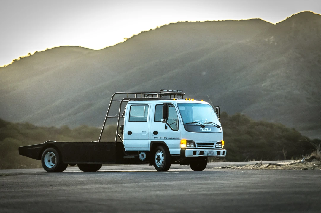 2002 Isuzu Elf - Image 12 of 31