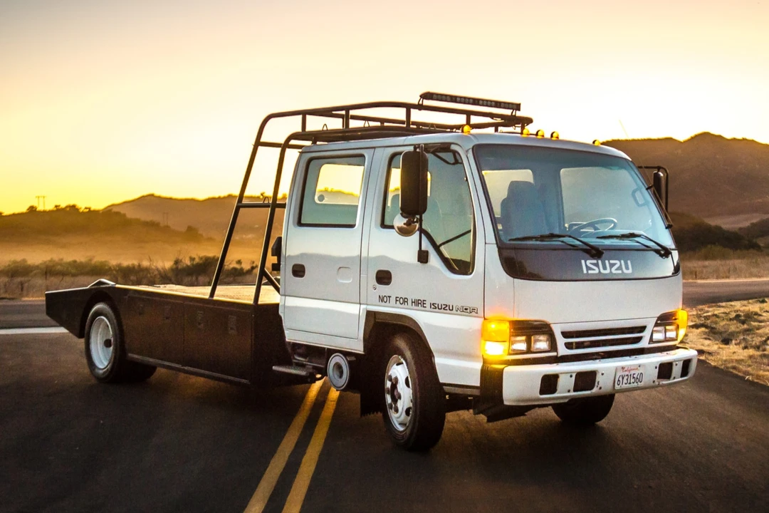 2002 Isuzu Elf - Image 4 of 31
