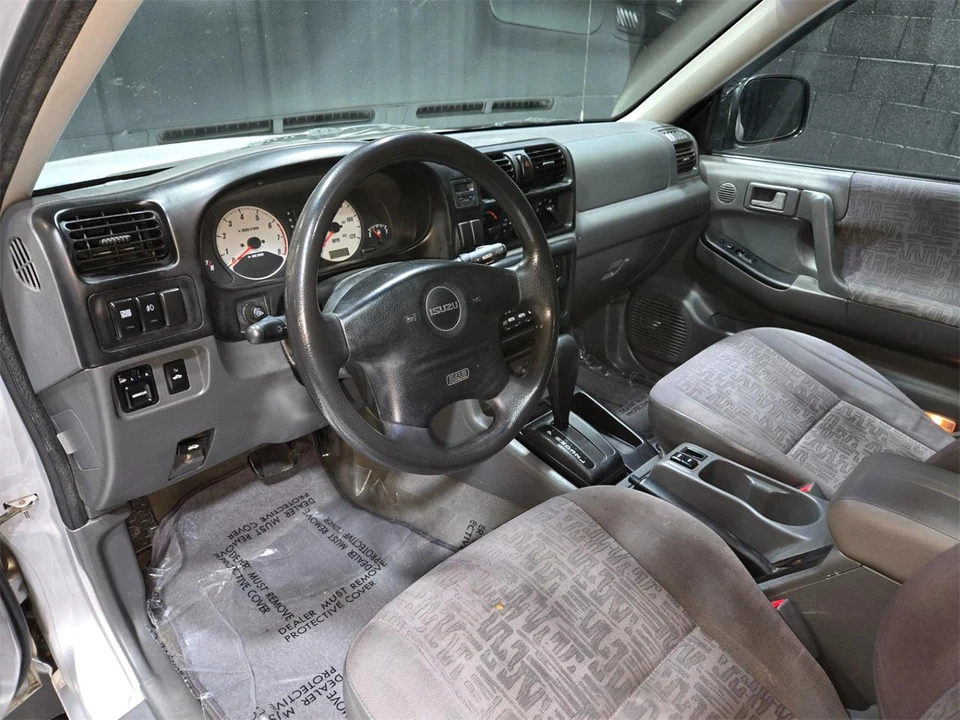 2002 Isuzu Rodeo - Image 13 of 31