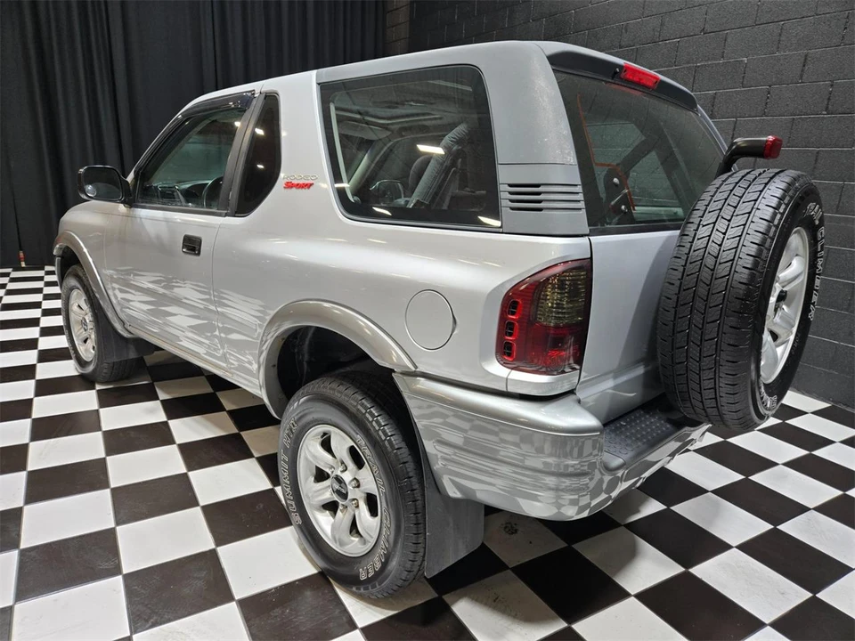 2002 Isuzu Rodeo - Image 4 of 31