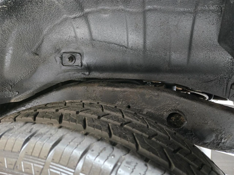 2002 Isuzu Rodeo - Image 29 of 31