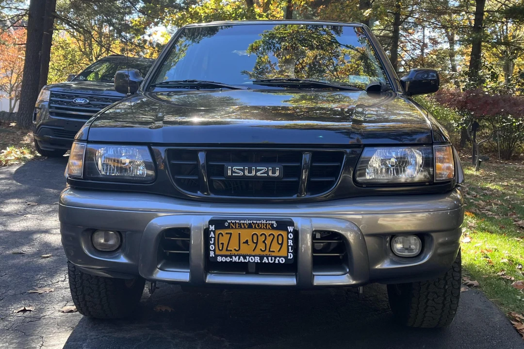 2002 Isuzu Rodeo - Image 2 of 29