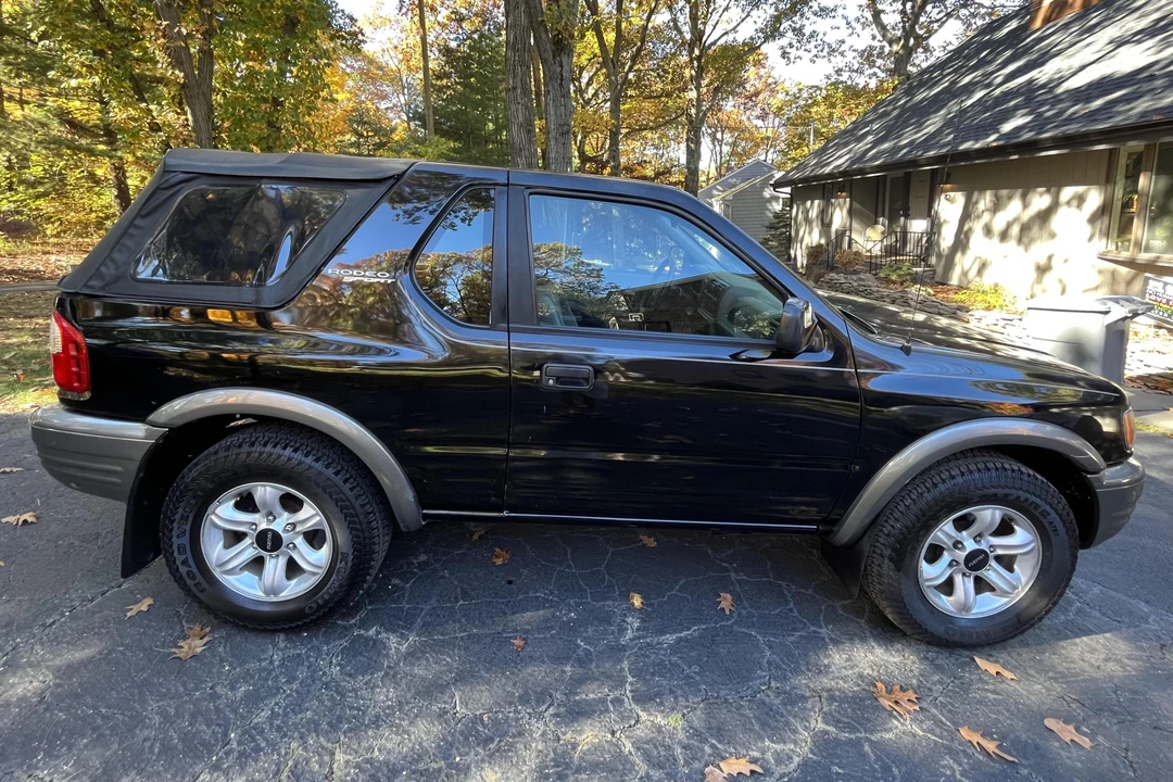 2002 Isuzu Rodeo - Image 3 of 29