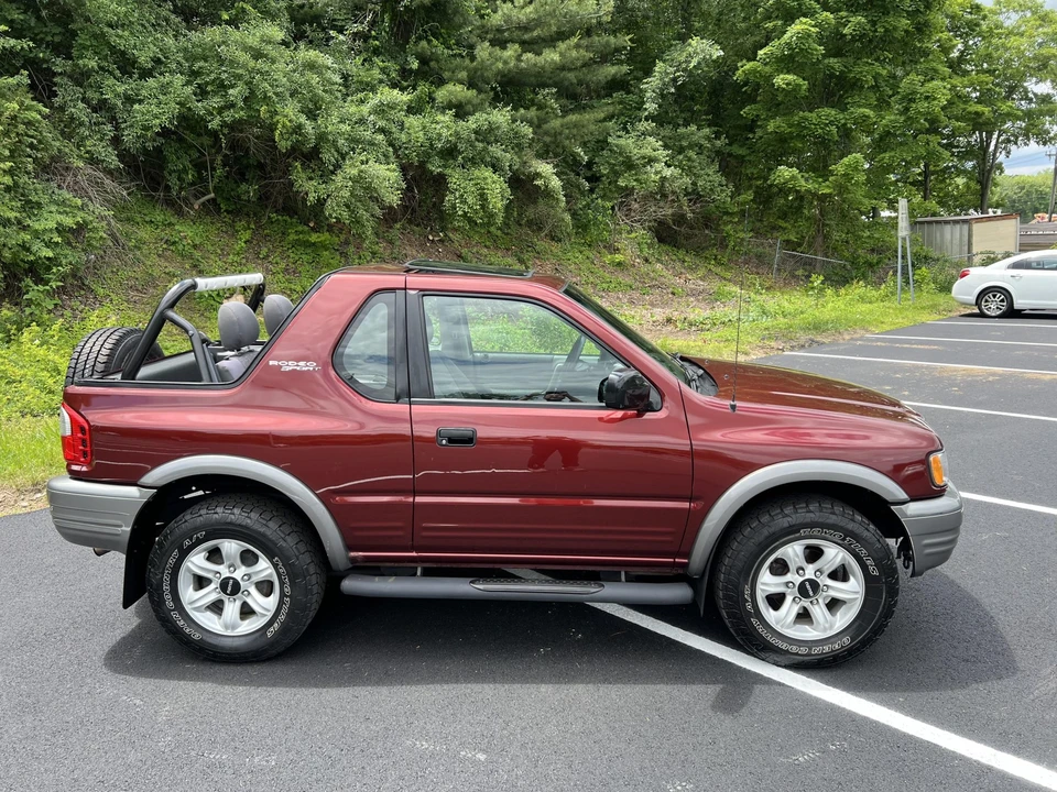 2002 Isuzu Rodeo - Image 4 of 31