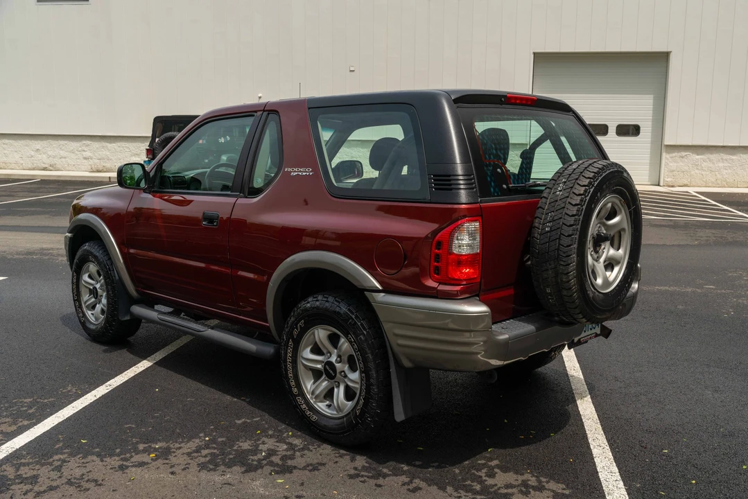 2002 Isuzu Rodeo - Image 25 of 31