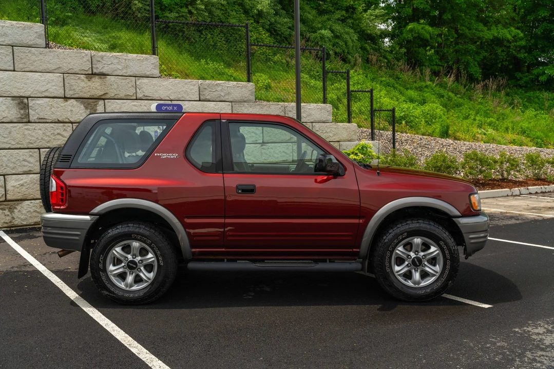 2002 Isuzu Rodeo - Image 23 of 31