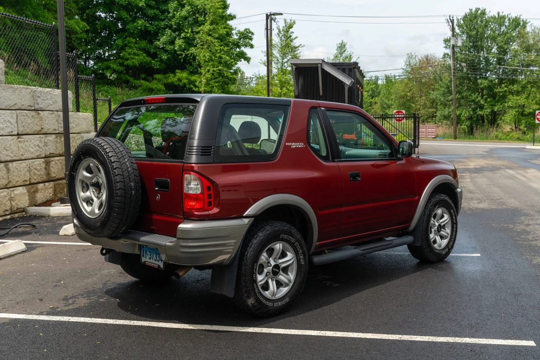 2002 Isuzu Rodeo - Image 24 of 31