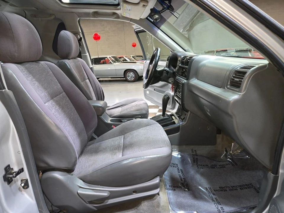2002 Isuzu Rodeo - Image 9 of 12