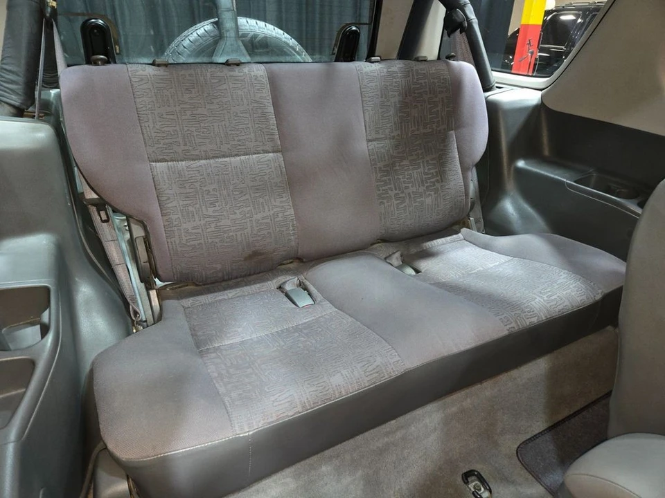 2002 Isuzu Rodeo - Image 10 of 12