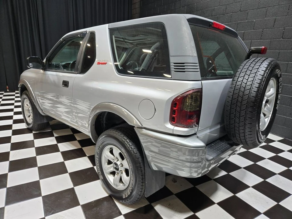 2002 Isuzu Rodeo - Image 4 of 12