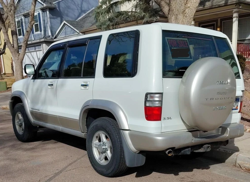 2002 Isuzu Trooper - Image 3 of 15