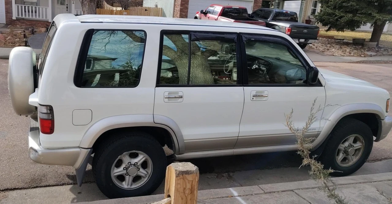 2002 Isuzu Trooper - Image 6 of 15