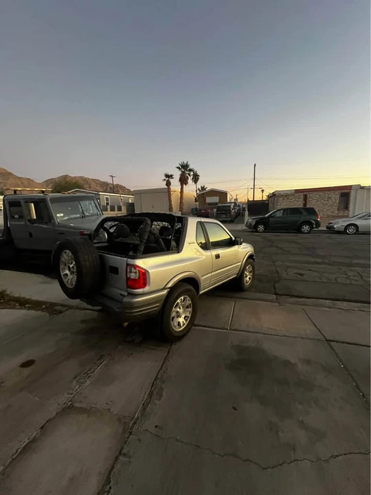 2002 Isuzu Rodeo - Image 2 of 3